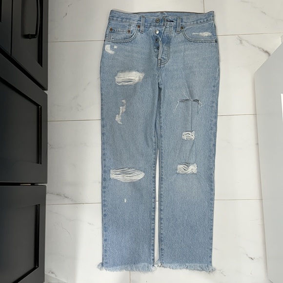 New! Levi Jeans Distressed 501 - Picture 2 of 3